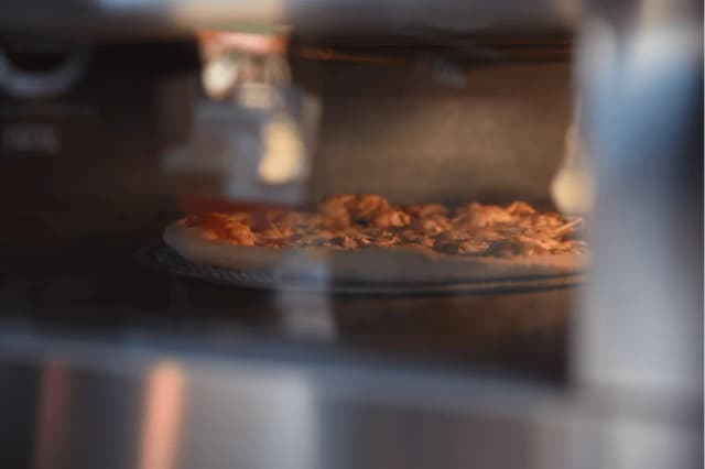 Ile piec pizzę w 220 stopniach? Odkryj idealny czas pieczenia Ile piec pizzę w 220 stopniach? Odkryj idealny czas pieczenia