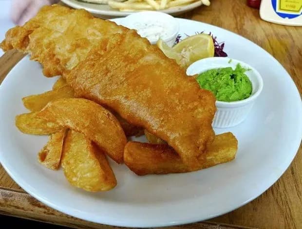 Jak są frytki po angielsku? Odkryj różnice między chipsami a frytkami Jak są frytki po angielsku? Odkryj różnice między chipsami a frytkami