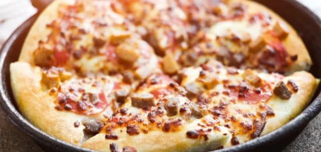 Jak zrobić pizzę na patelni - prosty przepis na pyszną pizzę w 30 minut Jak zrobić pizzę na patelni - prosty przepis na pyszną pizzę w 30 minut
