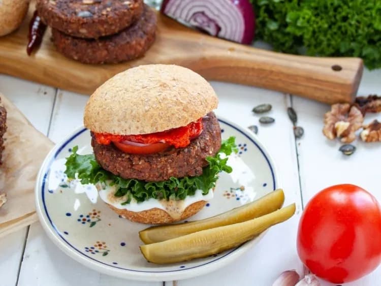 Jak składać burgera, by uniknąć błędów i cieszyć się smakiem Jak składać burgera, by uniknąć błędów i cieszyć się smakiem