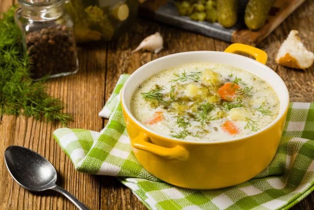 Czym doprawić zupę ogórkową, aby uzyskać wyjątkowy smak? Czym doprawić zupę ogórkową, aby uzyskać wyjątkowy smak?