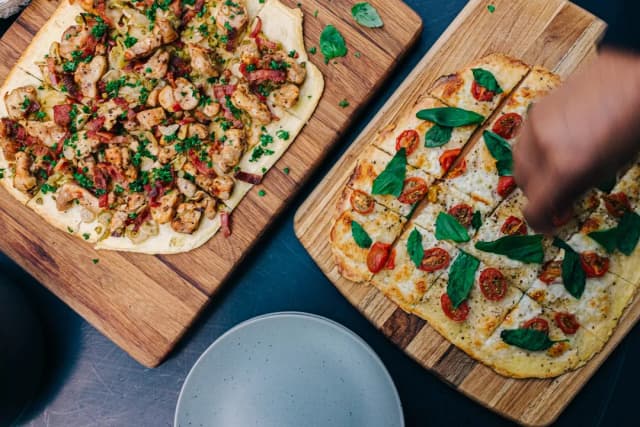 Ile osób zje pizzę 30 cm? Sprawdź, czy wystarczy dla Ciebie Ile osób zje pizzę 30 cm? Sprawdź, czy wystarczy dla Ciebie